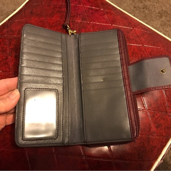 Fossil Pebble Leather Wristlet - Picture 8 of 9